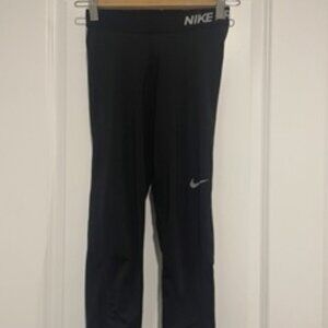 Black Nike Pro Calf-Length Leggings